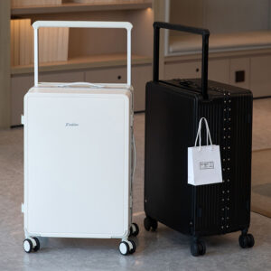 20-Inch Carry-On Luggage with Centralized Wide Handle and Spinner Wheels — Stylish, Silent, and Durable Travel Suitcase for Men and Women